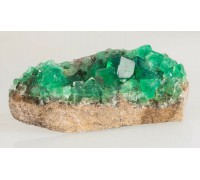 Matris Üzerinde Florit Kristalleri (yeşil-mavi-lacivert-mor)